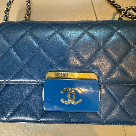 Sold x Chanel Timeless Chanel Mini Beauty Lock Flap Bag - Picture 5 of 10
